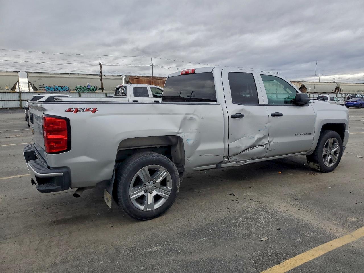 Chevrolet Silverado K1500 Custom Image 10