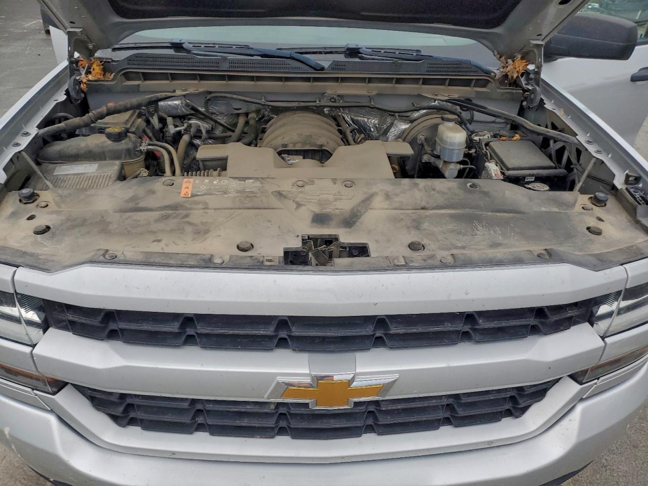 Chevrolet Silverado K1500 Custom Image 6