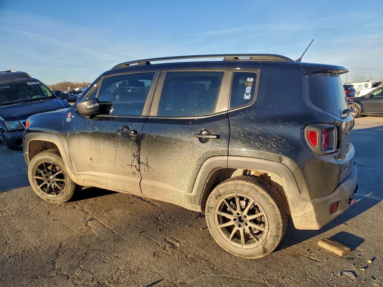 Jeep Renegade Trailhawk Image 6