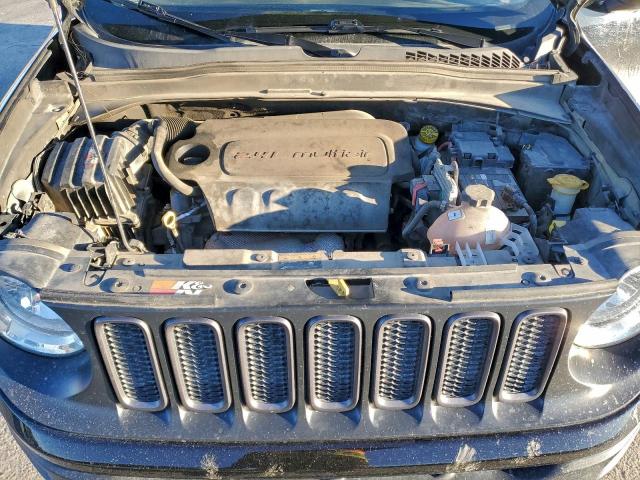 Jeep Renegade Trailhawk Image 9