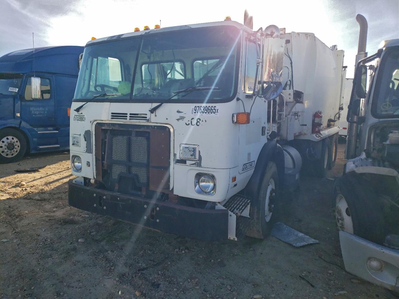 Autocar Llc Other Wx Image 3