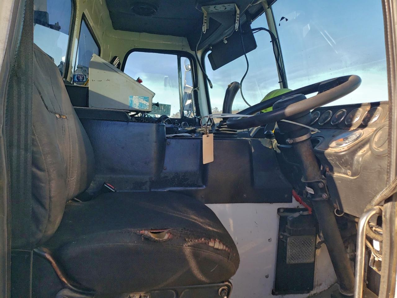 Autocar Llc Other Wx Image 7