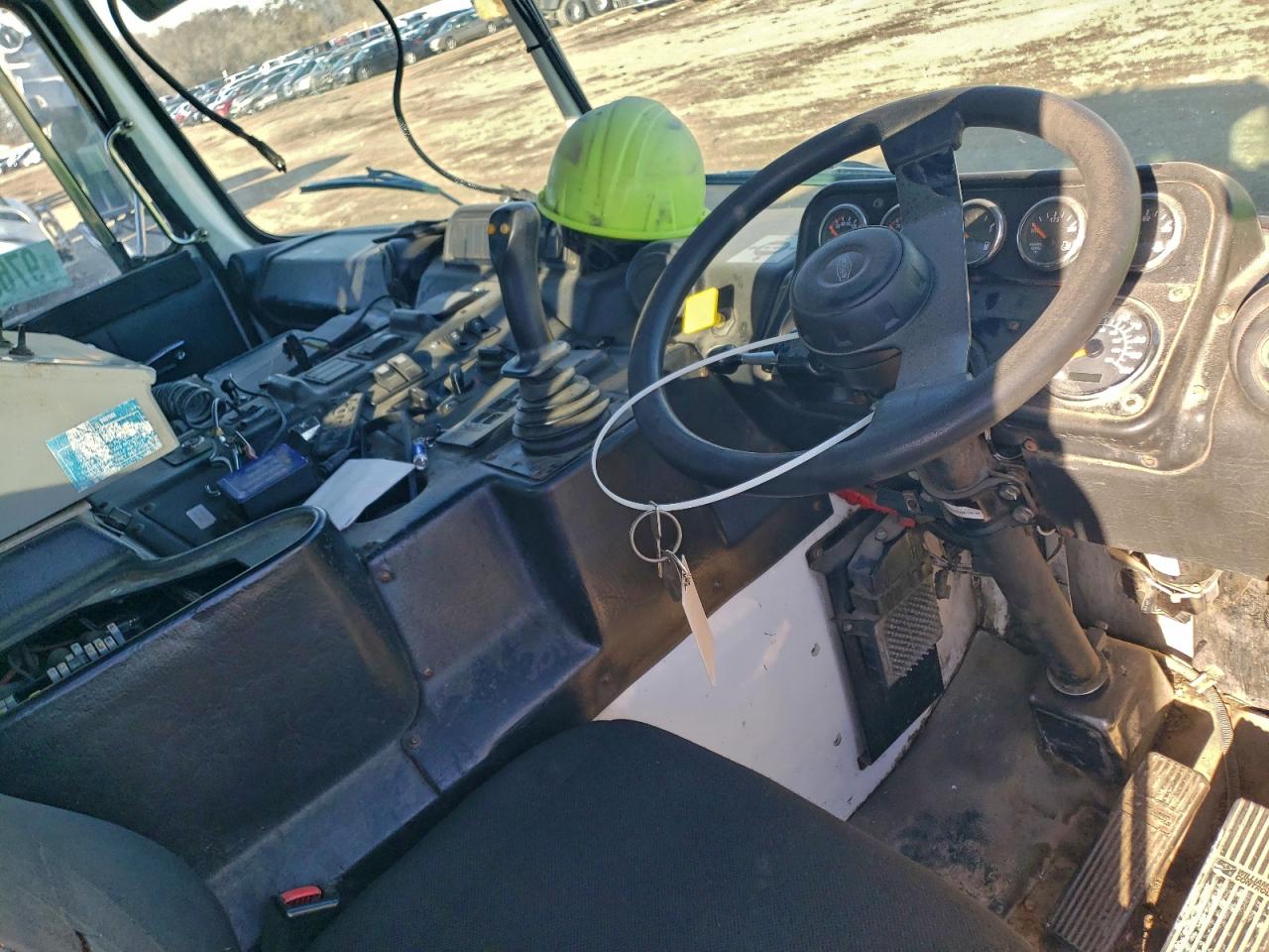 Autocar Llc Other Wx Image 9