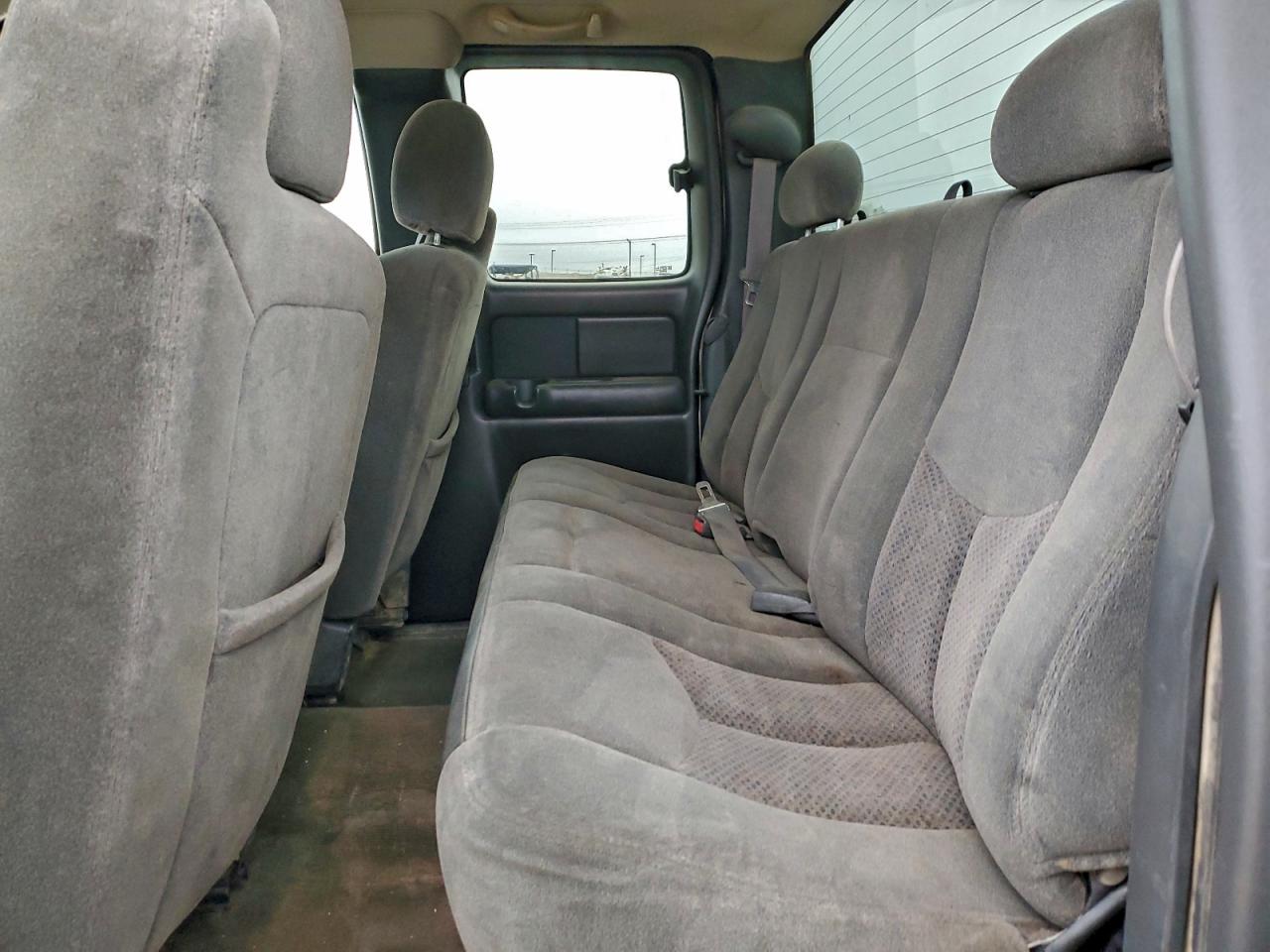 Chevrolet Silverado K1500 Image 5