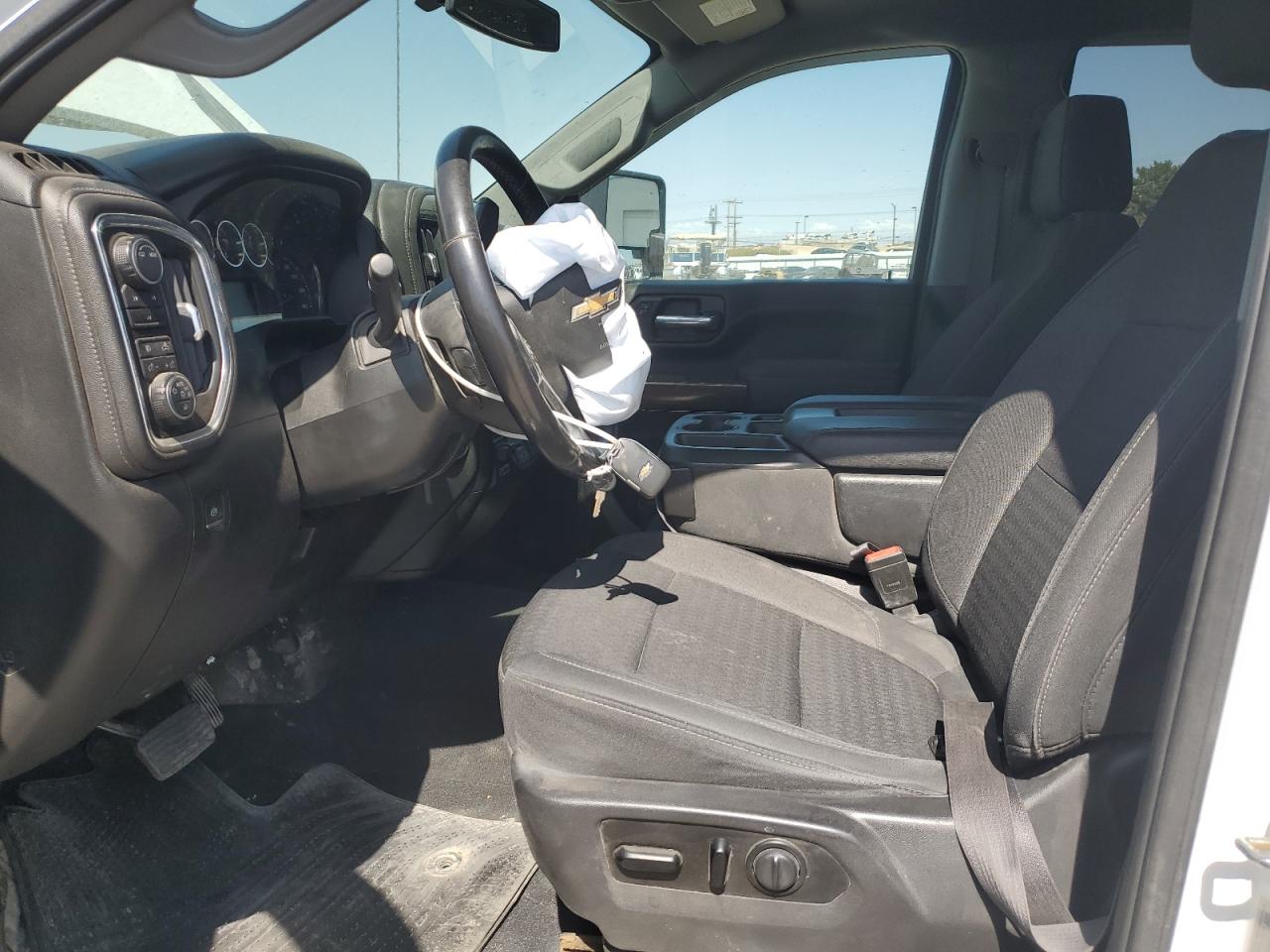 Chevrolet Silverado K2500 Heavy Duty Lt Image 9