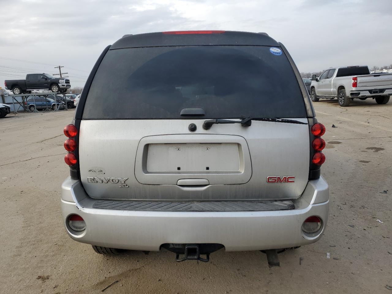GMC Envoy Xl Image 8