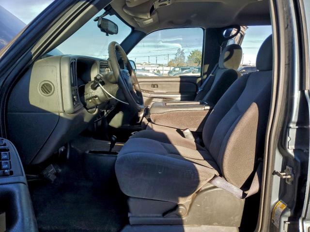 Chevrolet Silverado K1500 Image 3