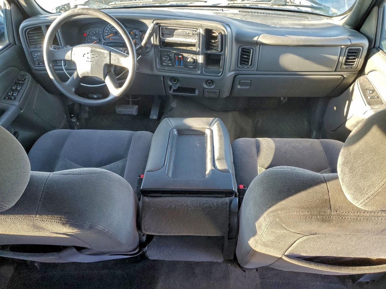 Chevrolet Silverado K1500 Image 8