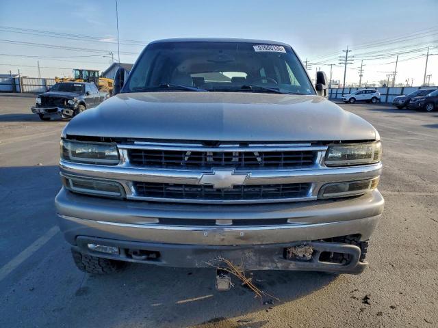 Chevrolet Suburban K2500 Image 9