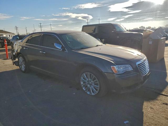 Chrysler 300 Image 4