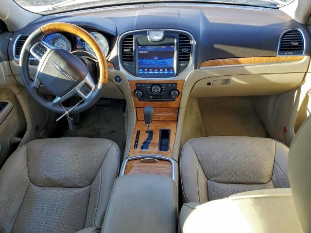 Chrysler 300 Image 10