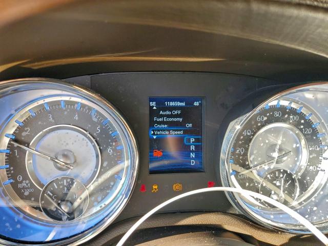 Chrysler 300 Image 9