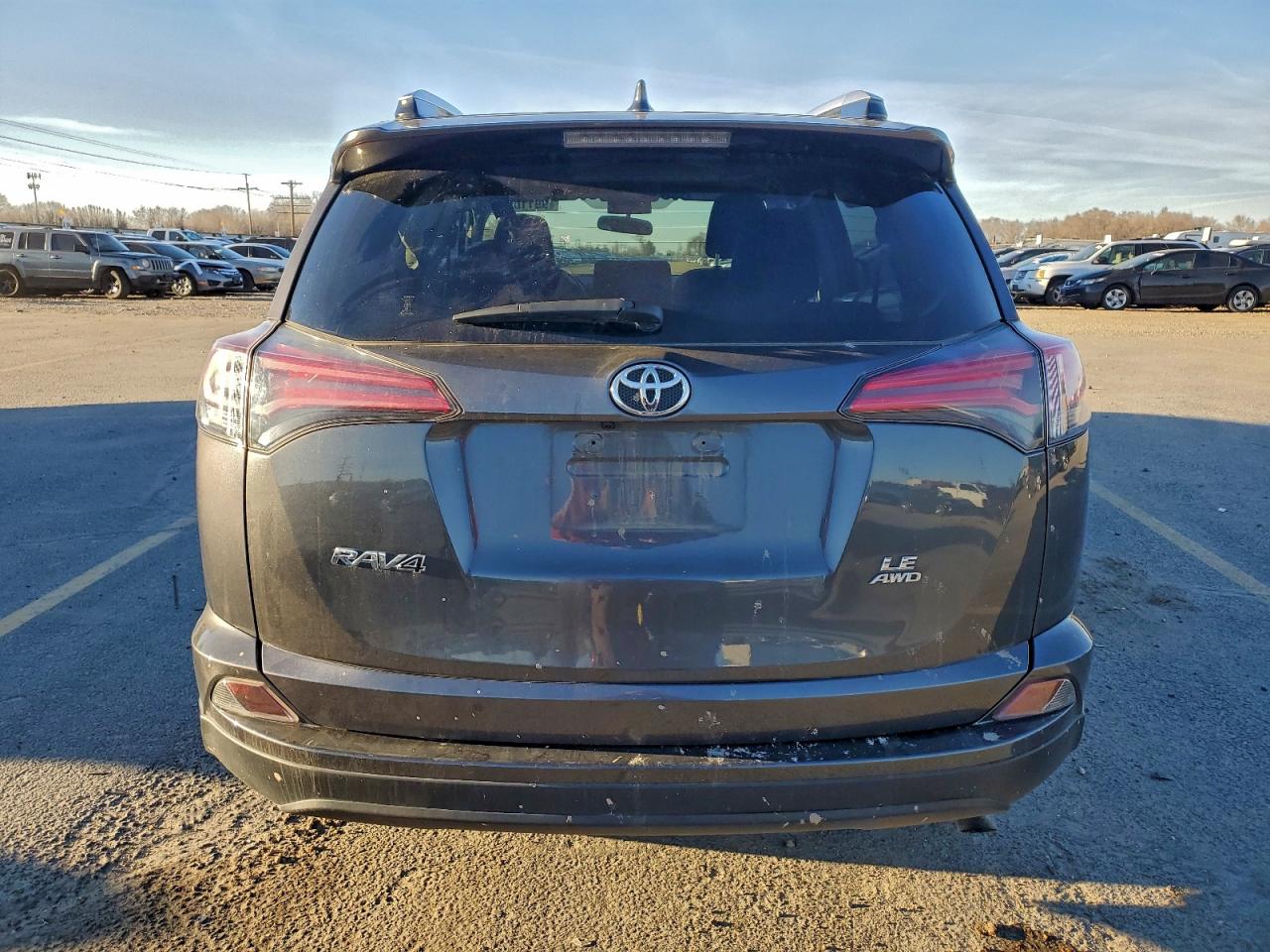 Toyota RAV4 Le Image 5