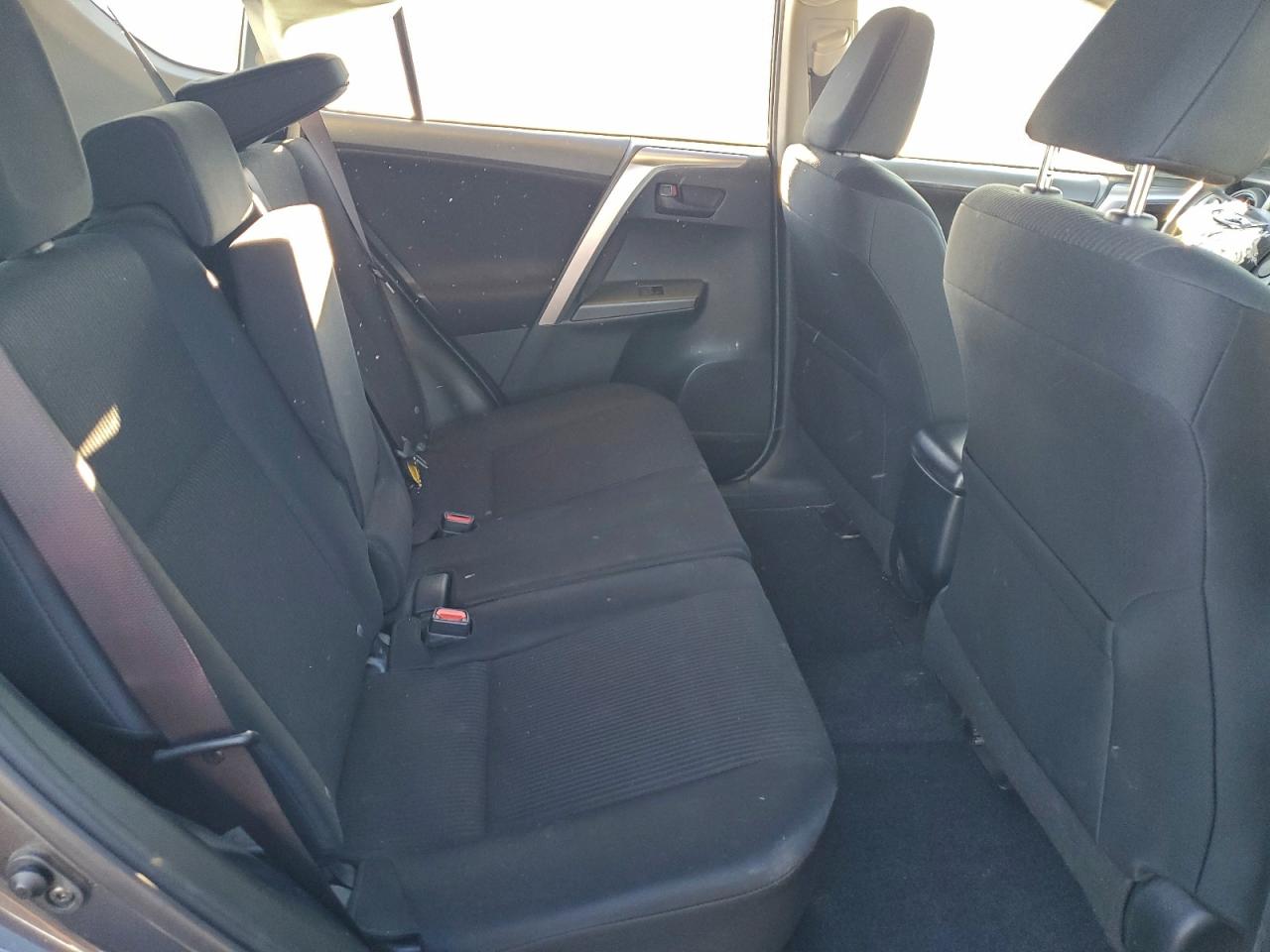 Toyota RAV4 Le Image 13