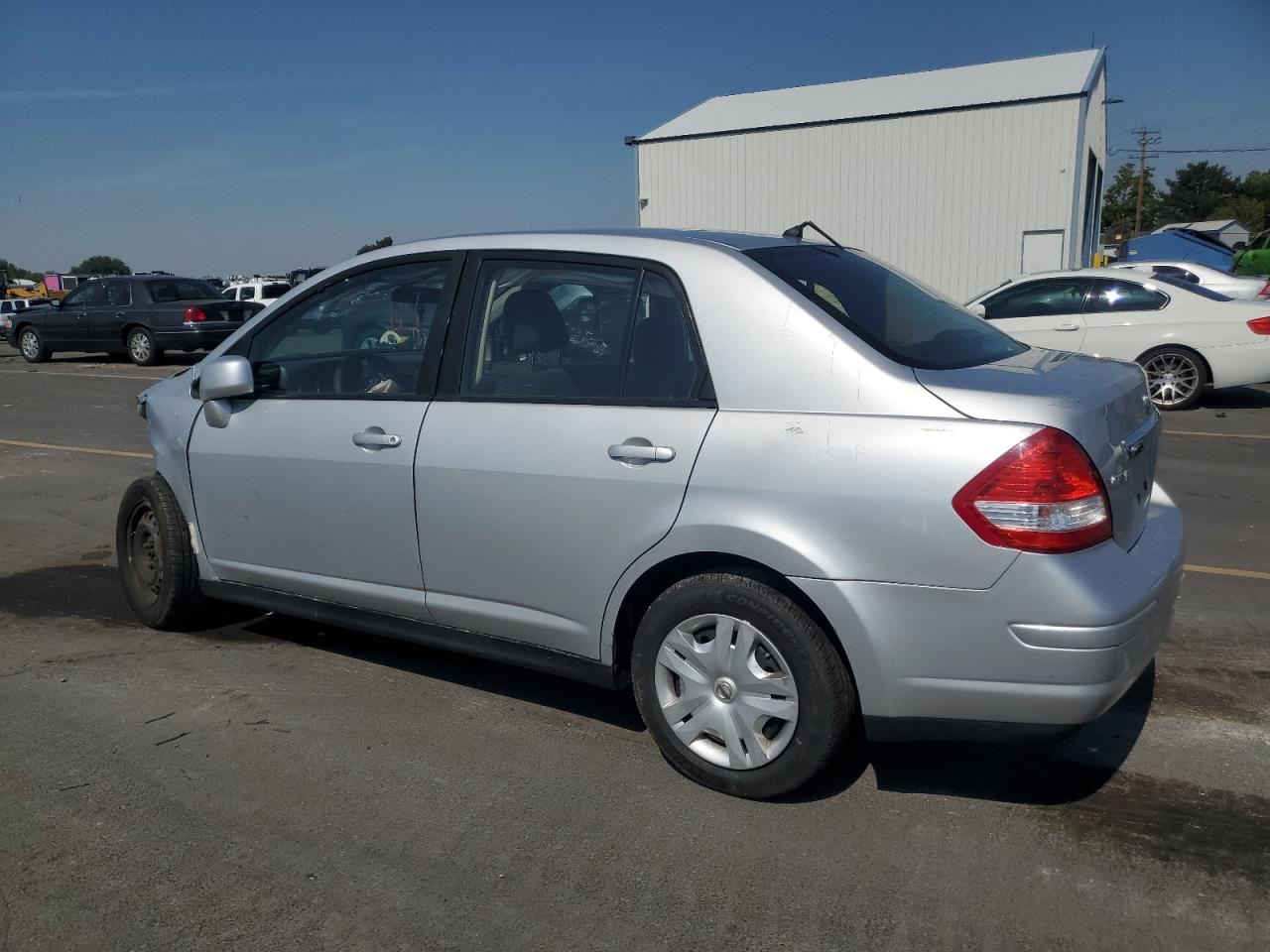 Nissan Versa S Image 2