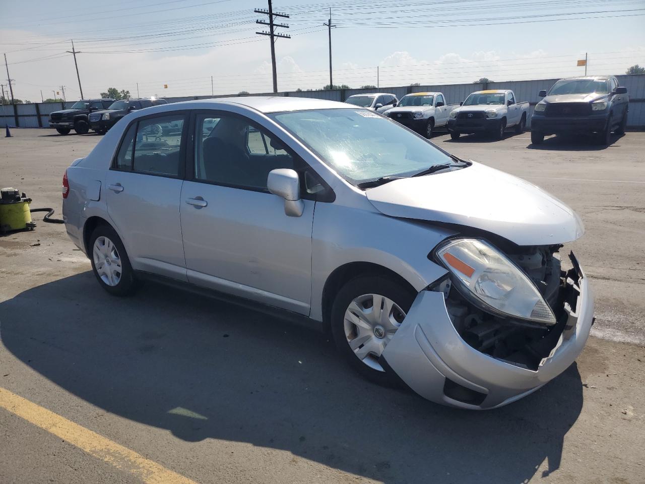 Nissan Versa S Image 5