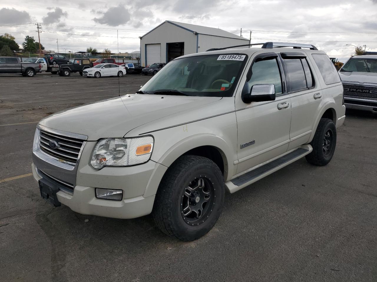 Ford Explorer Limited Image 1