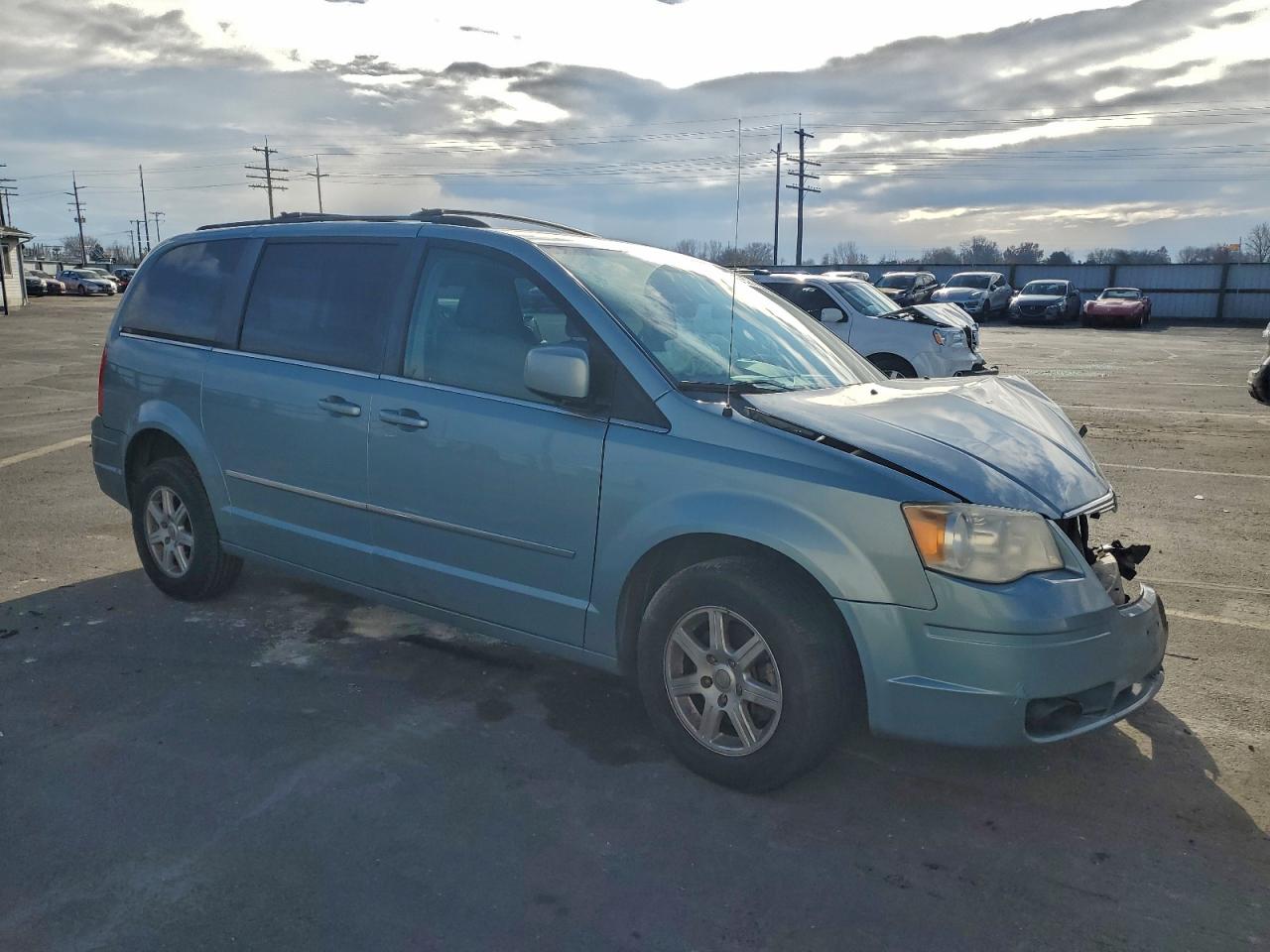 Chrysler Minivan Touring Image 5