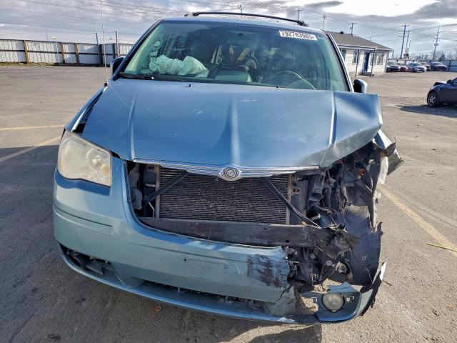 Chrysler Minivan Touring Image 6