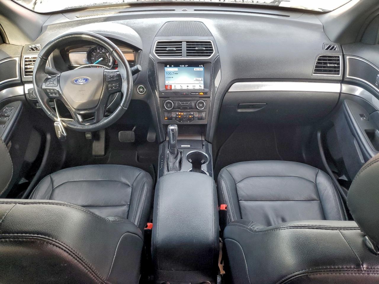 Ford Explorer Xlt Image 7