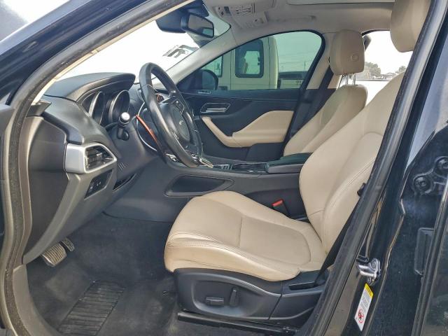 Jaguar F-PACE Image 13