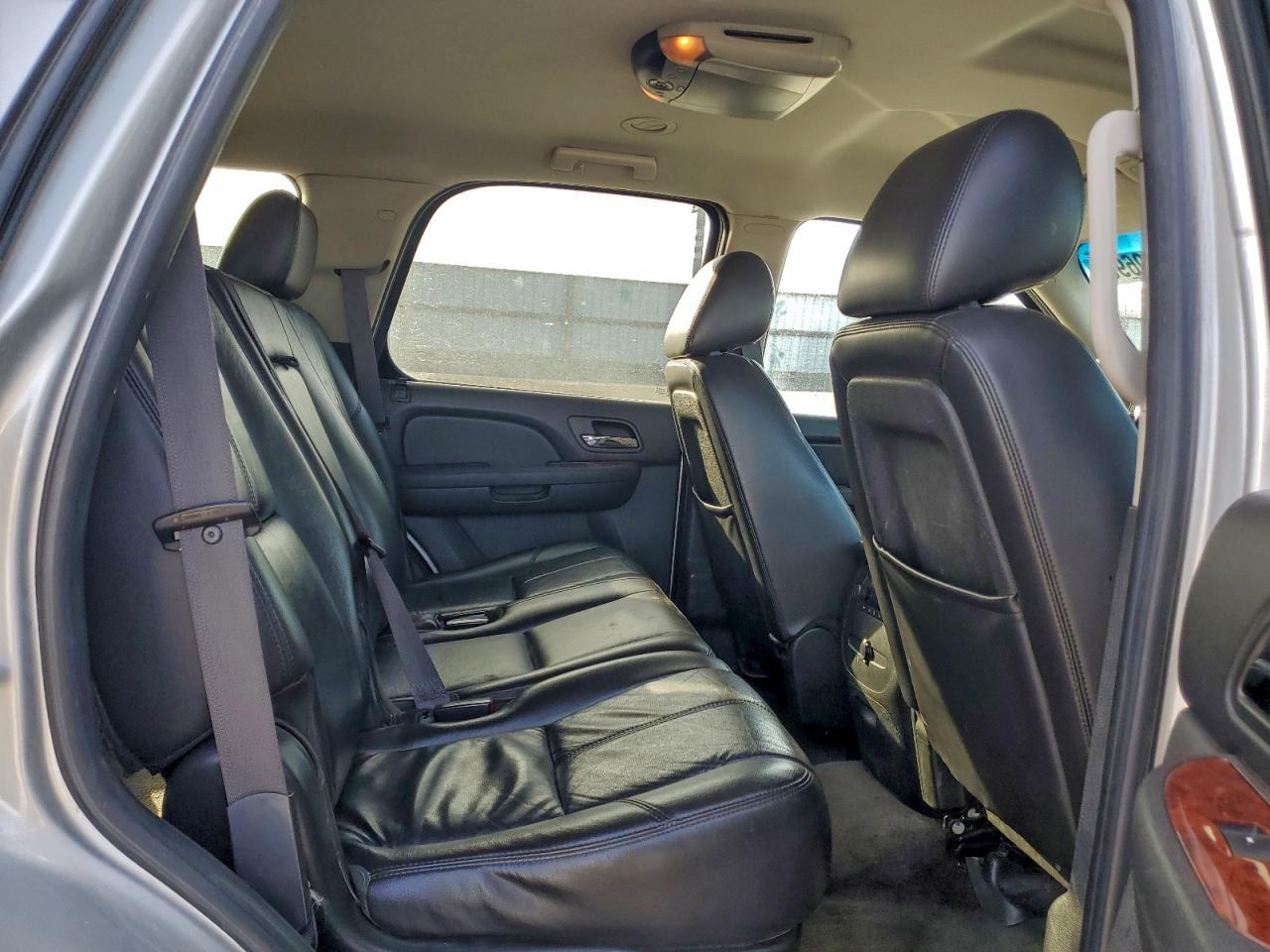 GMC Yukon Slt Image 9