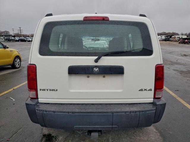 Dodge Nitro Sxt Image 4