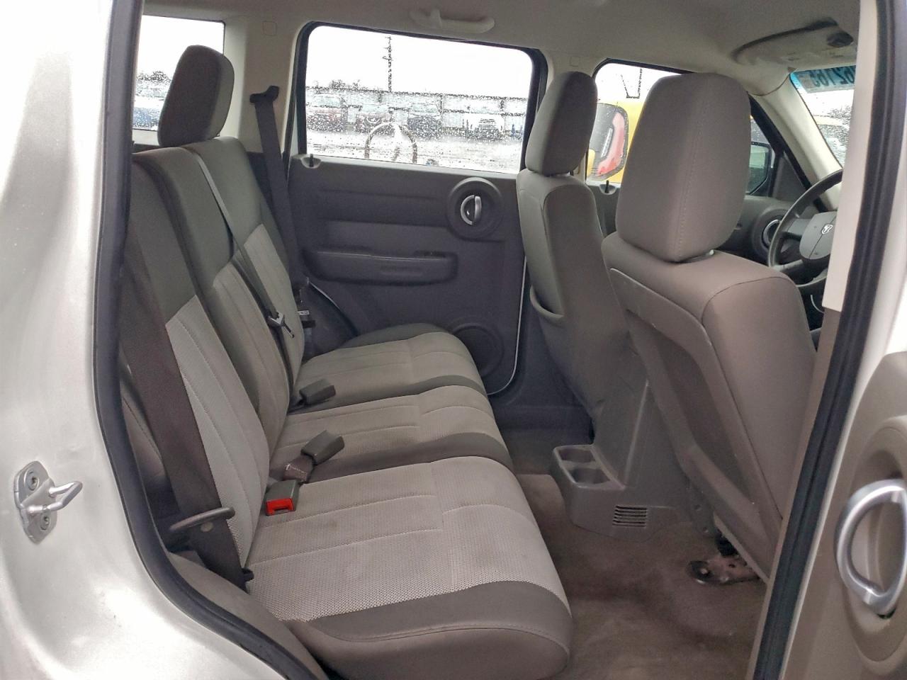 Dodge Nitro Sxt Image 5