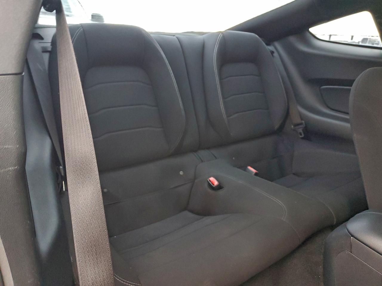 Ford Mustang Image 3