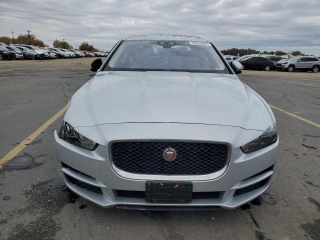 Jaguar XE Premium Image 5