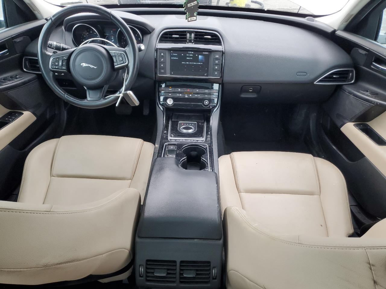 Jaguar XE Premium Image 7