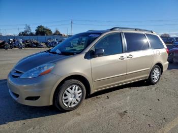  Salvage Toyota Sienna