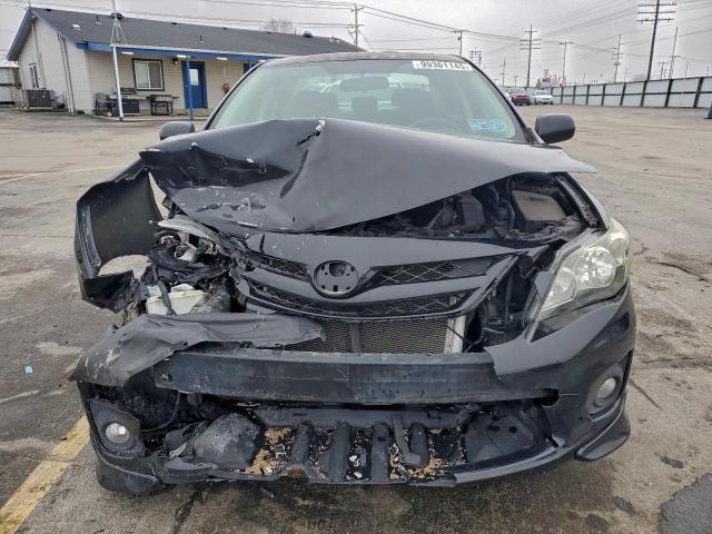 Toyota Corolla Base Image 11