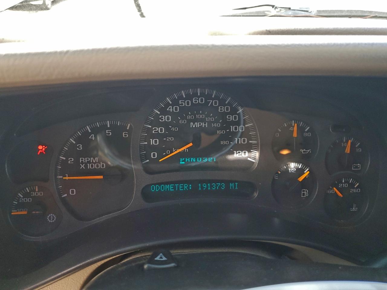 Chevrolet Silverado K2500 Heavy Duty Image 11