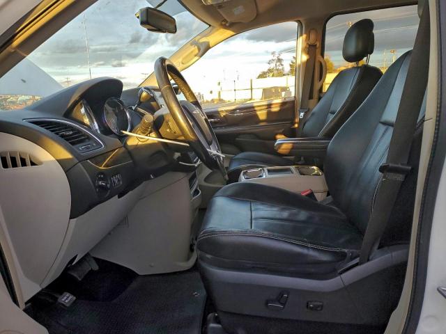 Chrysler Minivan Touring Image 12