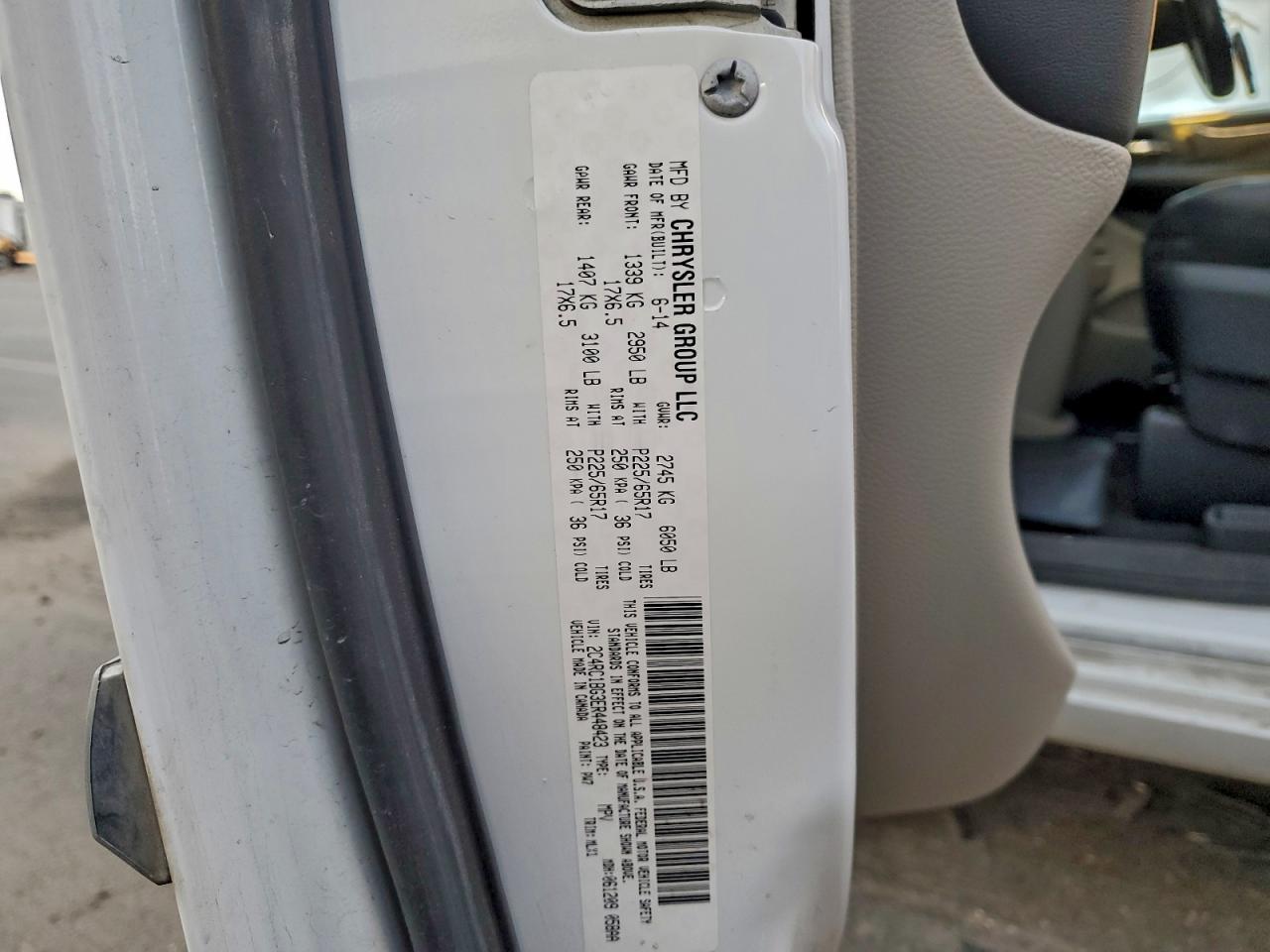 Chrysler Minivan Touring Image 9